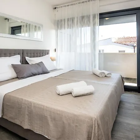 Holiday home Genster - Mirna Kroatien