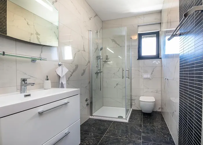 Genster - Mirna Kroatien 비르